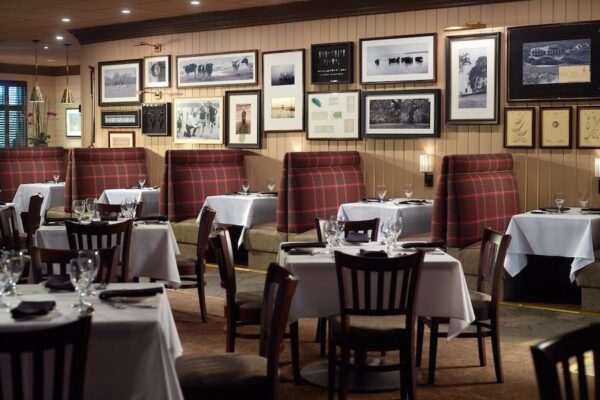 Bobs Steak Chop House booths