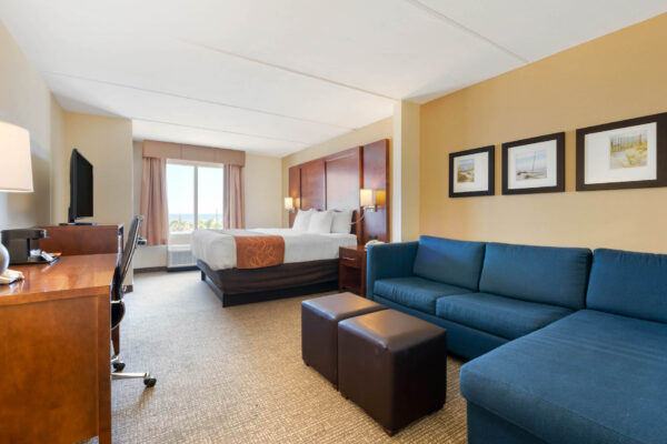 Comfort Suites Fernandina Beach at Amelia Island bedroom