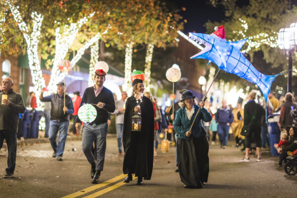 Dickens on Centre Illuminated Procession