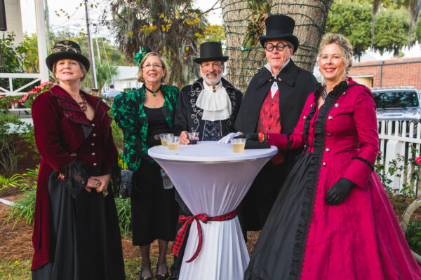 Dickens on Centre costumes