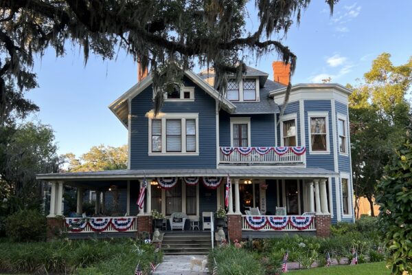 Hoyt House outside