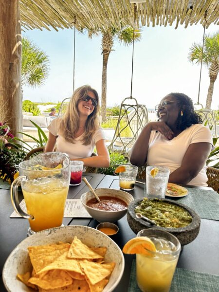 outdoor dining on Amelia Island