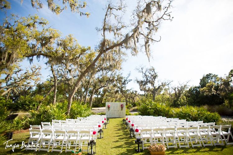 Oyster Bay Yacht Club exterior