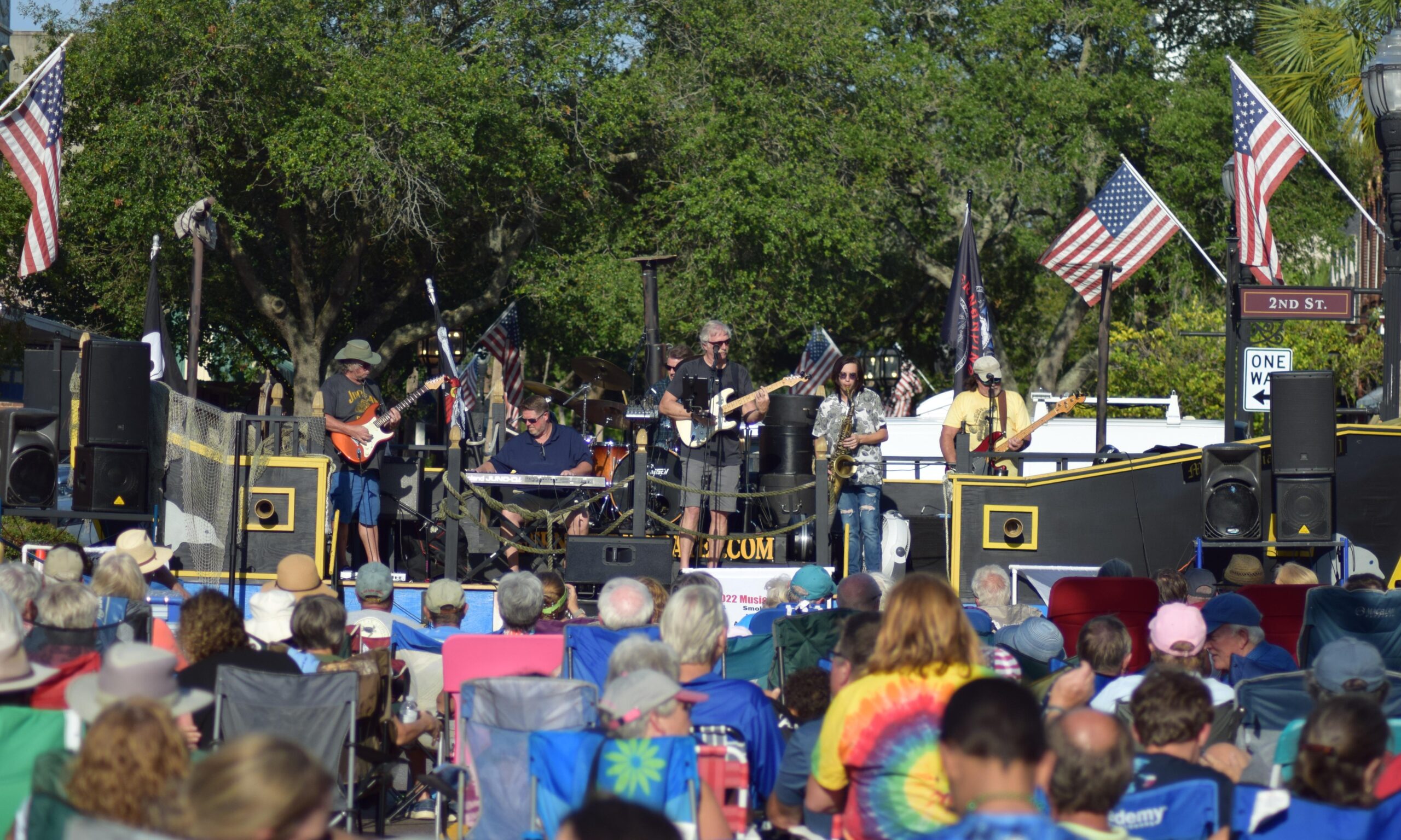 Sounds on Centre Decades Band