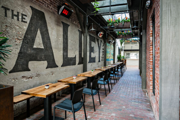 The Alley, by Amelia Island Brewing Company outside sitting area